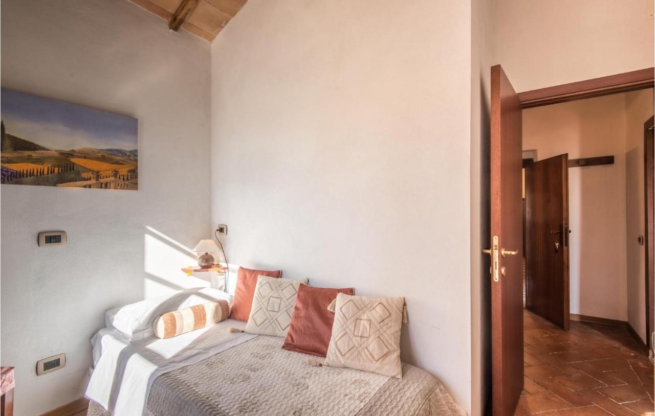Gorgeous Home In Montalcino With Kitchen Екстериор снимка