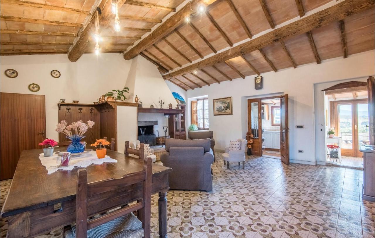 Gorgeous Home In Montalcino With Kitchen Екстериор снимка