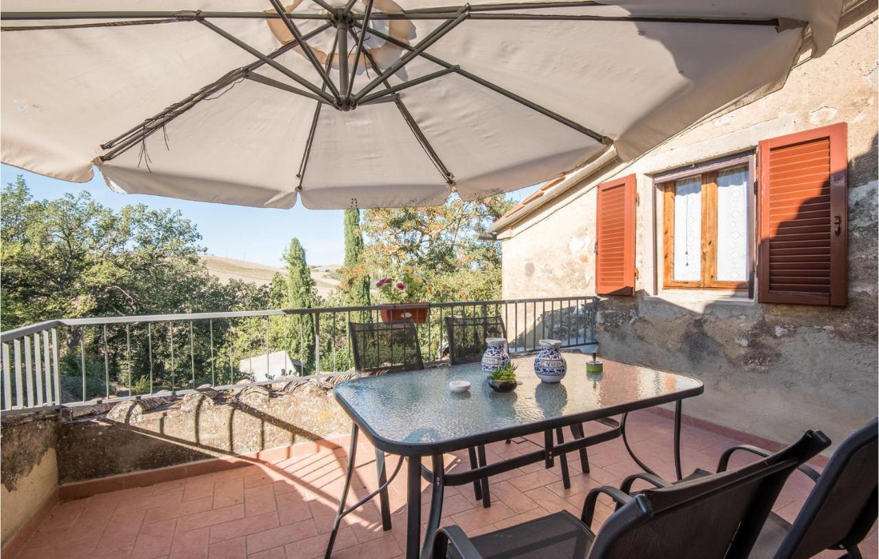 Gorgeous Home In Montalcino With Kitchen Екстериор снимка